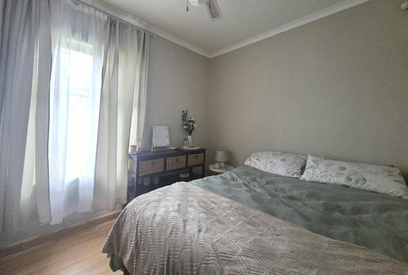 3 Bedroom Property for Sale in Oakglen Western Cape